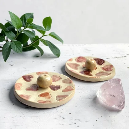 Tabla porta incienso circular de corazones (variedades)